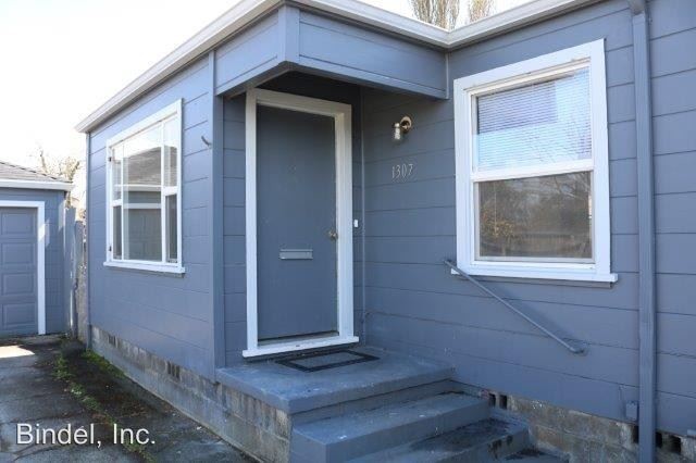 Building Photo - 2 br, 1 bath Apartment - 1307 K ST