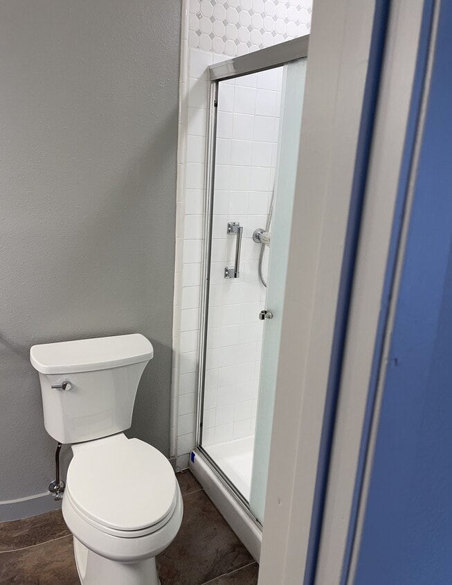 Foto principal - 2400 Unwin Ct