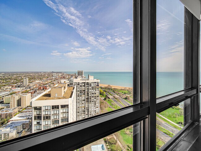 Foto del edificio - 5415 N Sheridan Rd