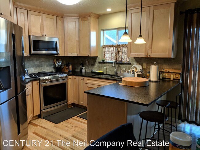 Building Photo - 3 br, 2 bath House - 427 S State St