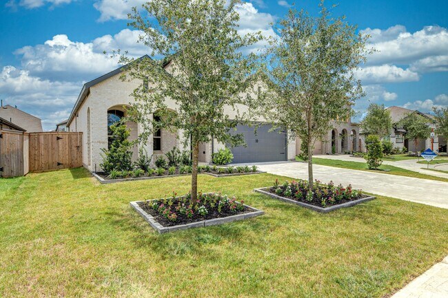 Building Photo - 30723 Grn Acrs Ct