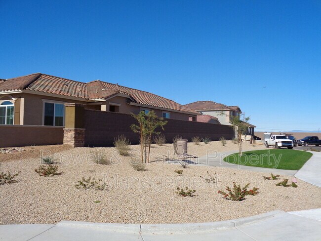Building Photo - 13004 W Fleetwood Ln