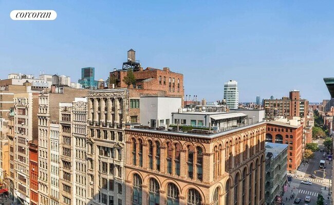 Building Photo - 250 Mercer St