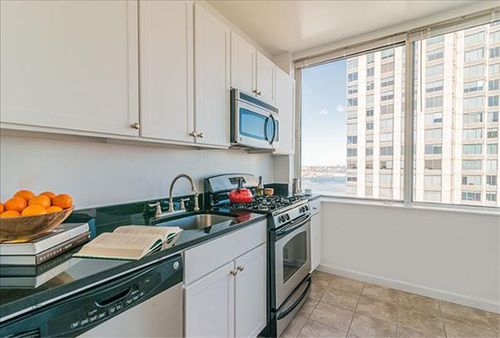 Foto del edificio - 280 Riverside Dr
