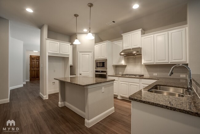 Building Photo - 3313 King Yon Wy