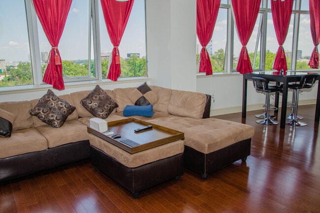 Building Photo - 201 N 8th St