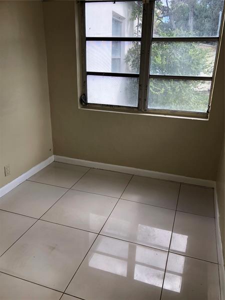 Foto del edificio - 2129 Monroe Ter