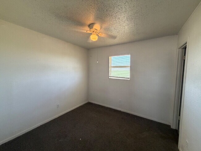Foto del edificio - MOVE IN SPECIAL- Cozy 1-Bedroom Unit in Lubbock – Ideal for Urban Living!