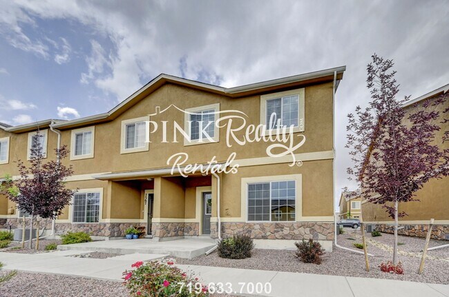 Building Photo - 3 Bedroom Townhome in Northern Colorado Sp...