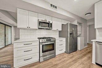 Building Photo - 2045 Royal Fern Ct