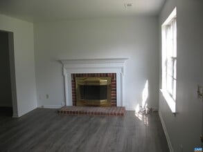 Building Photo - 270 Albert Ct