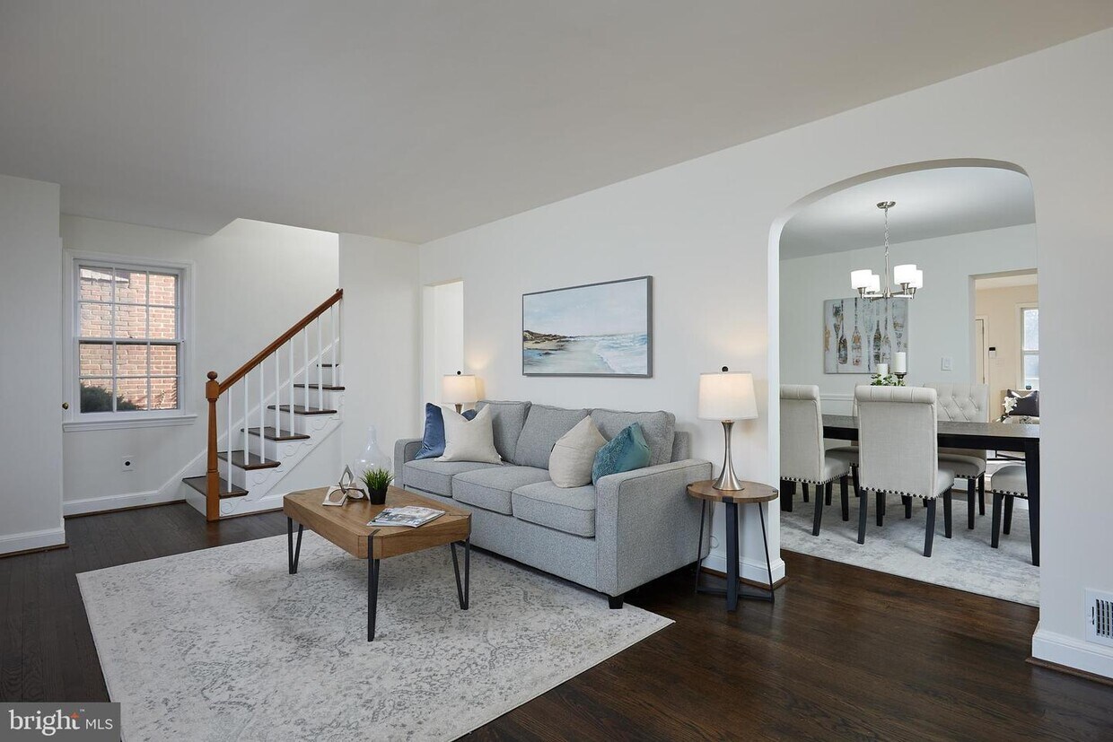 Foto principal - 4108 Fessenden St NW