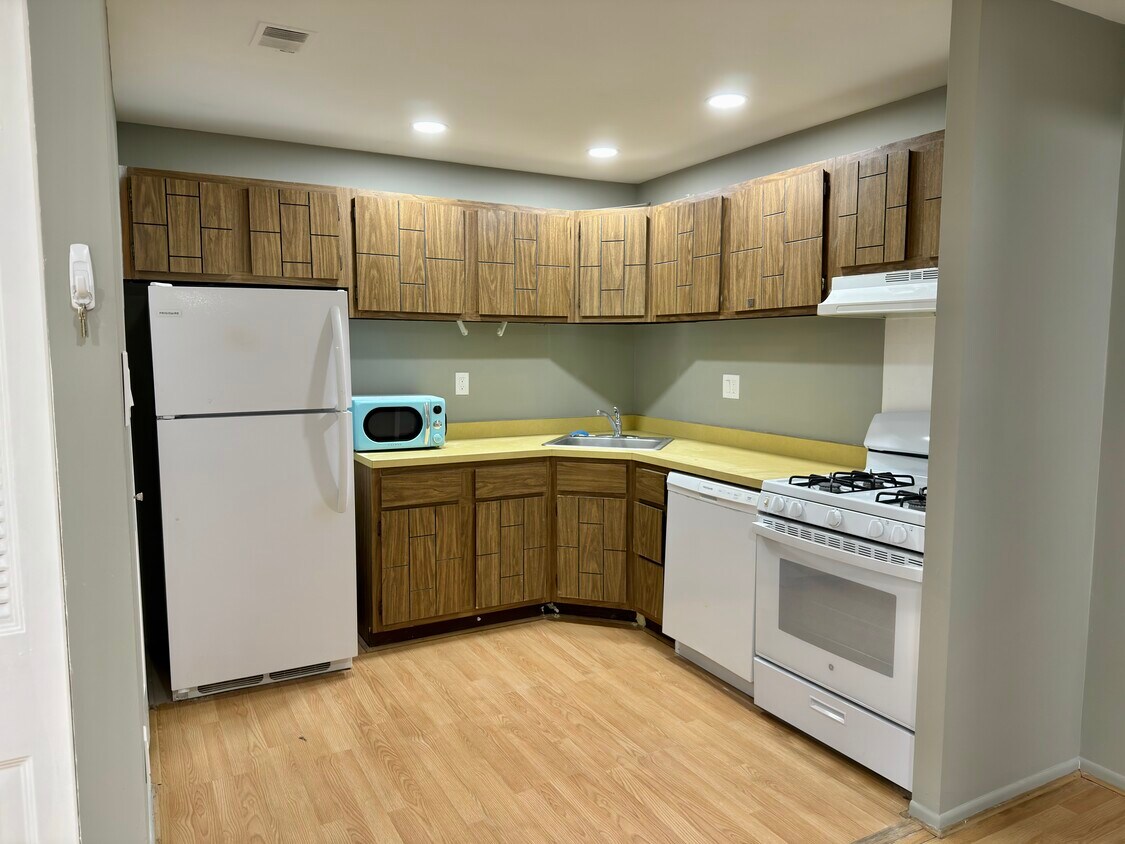 Foto principal - 9926 Haldeman Ave