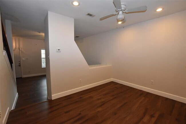 Building Photo - 11404 Walnut Ridge Dr