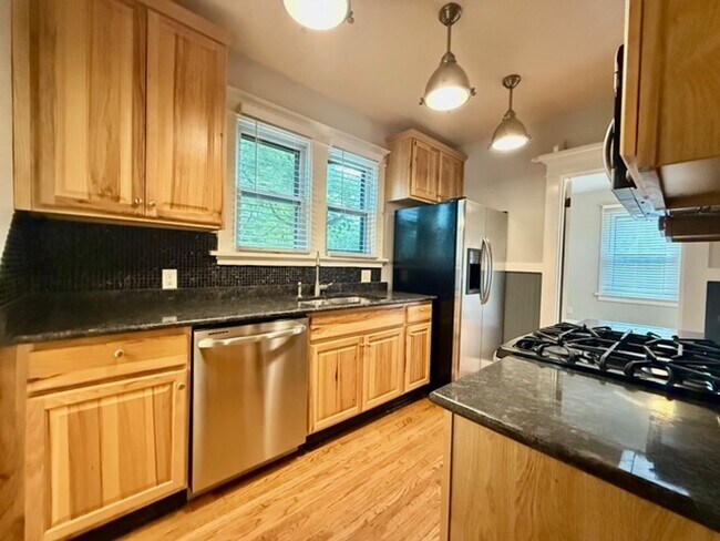 Foto del edificio - **Charming home in Lindbergh School Distri...