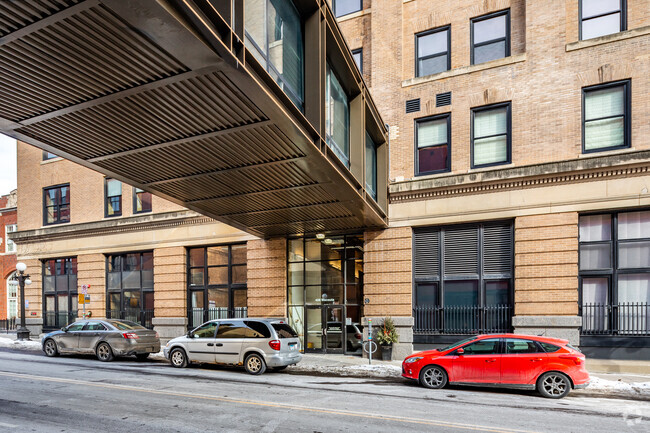 Building Photo - River Park Lofts