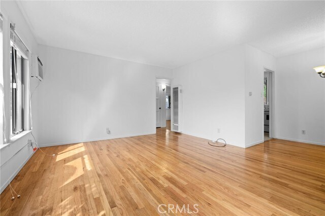 Foto del edificio - 675 N Rosemary Ln