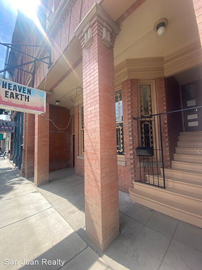 Foto del edificio - 2 br, 1 bath House - 105 1/2 S. Main St.