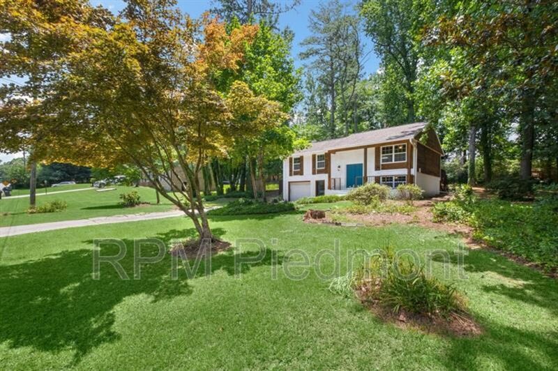 Primary Photo - 2966 Fern Valley Dr SW