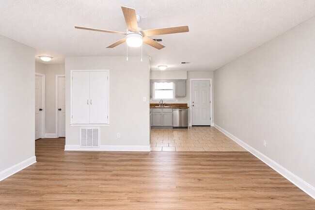 Foto del edificio - 411 Braxton Ave