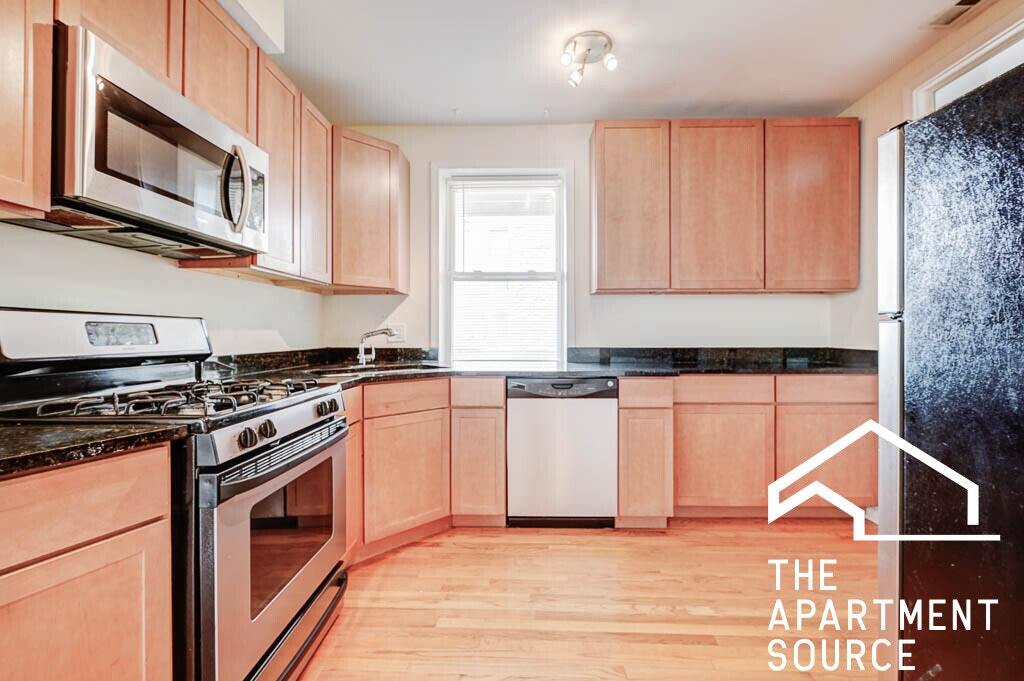 Primary Photo - 2553 W Ardmore Ave