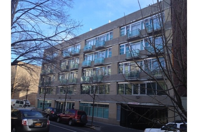 Building Poto - 22-30 Marble Hill Ave