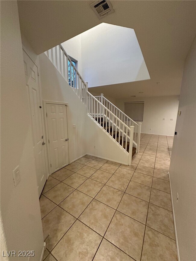 Foto del edificio - 972 Ambrosia Dr