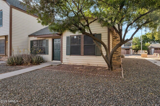 Building Photo - 6611 W Kingston Ln