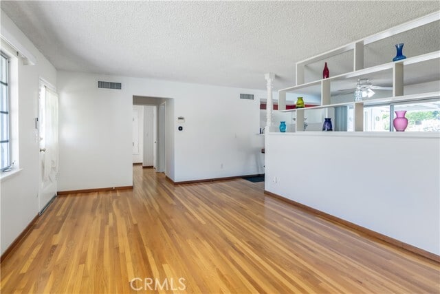 Foto del edificio - 11543 Swinton Ave