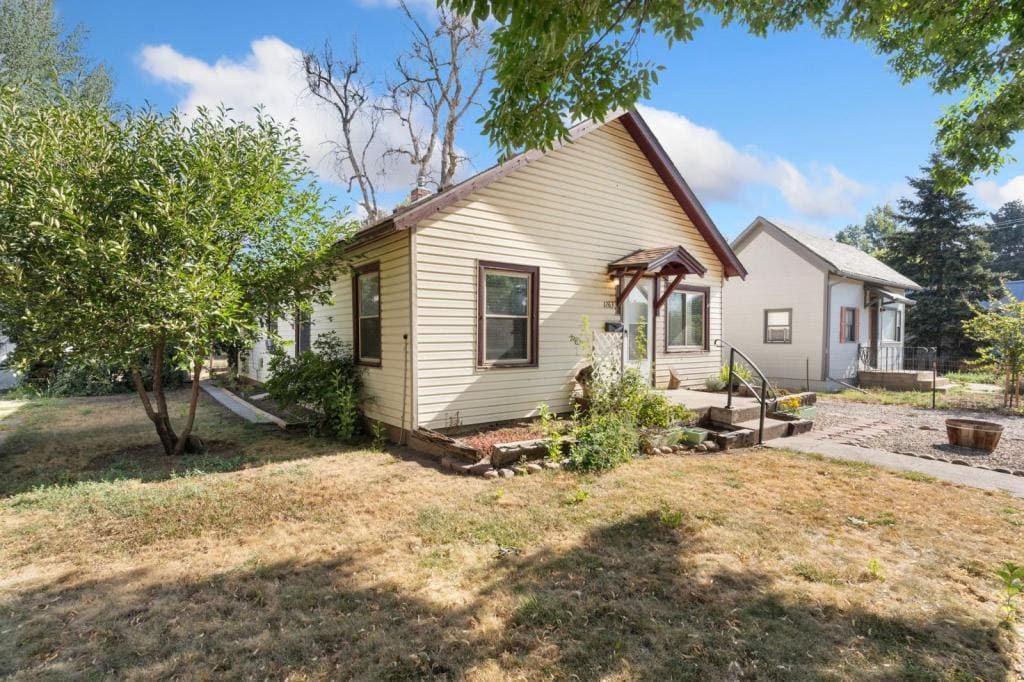 Primary Photo - 1263 E 2nd St