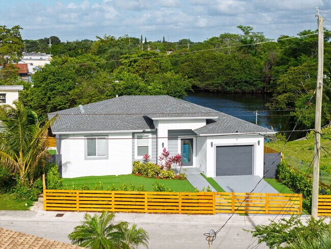 Foto del edificio - 655 NW 24th Ave