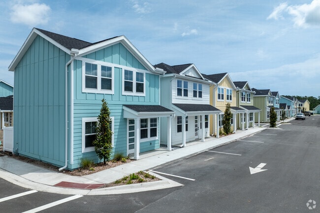 Building Photo - The Eleanor at Daytona Beach