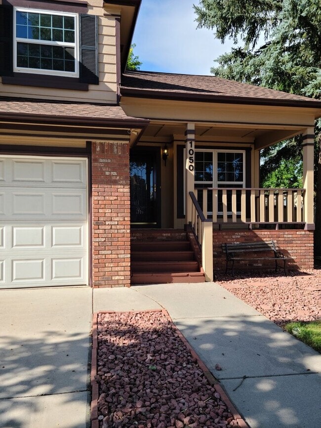 Foto del edificio - Spacious 4BR House in Colorado Springs