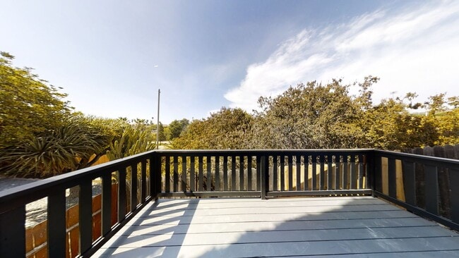 Building Photo - New 4 bed house with Private Deck!
