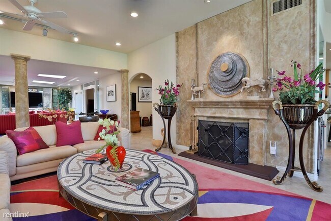 3 br, 3.5 bath Condo - 45735 Pawnee Rd photo'