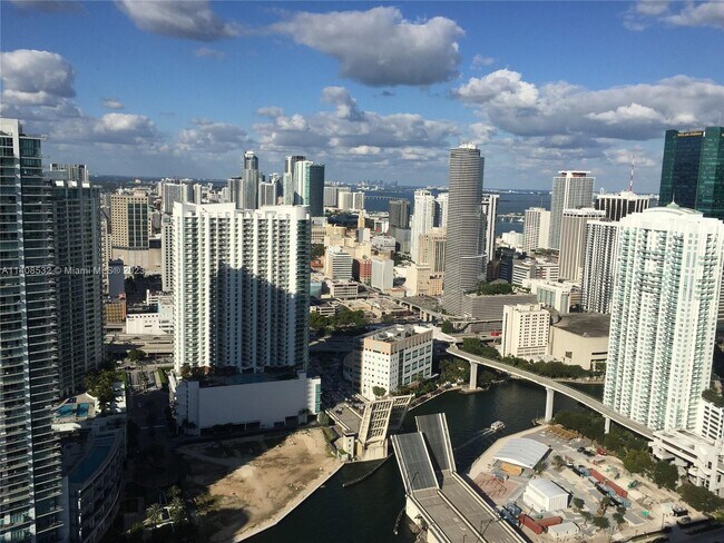 Foto del edificio - 90 SW 3rd St