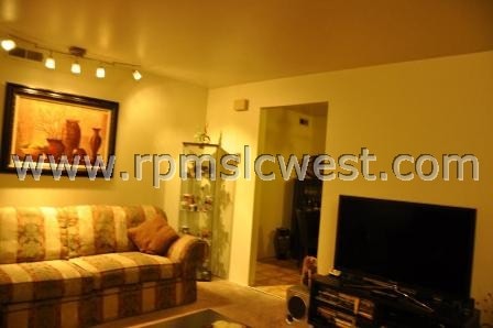 Building Photo - 7143 S 2700 W