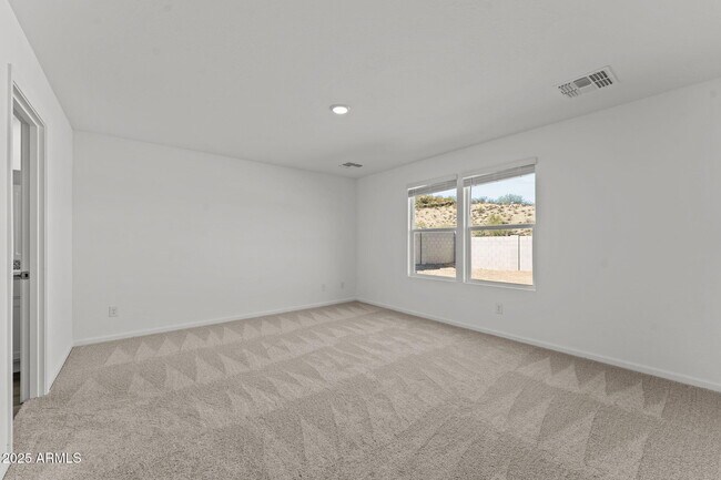 Foto del edificio - 716 Dylan Ct