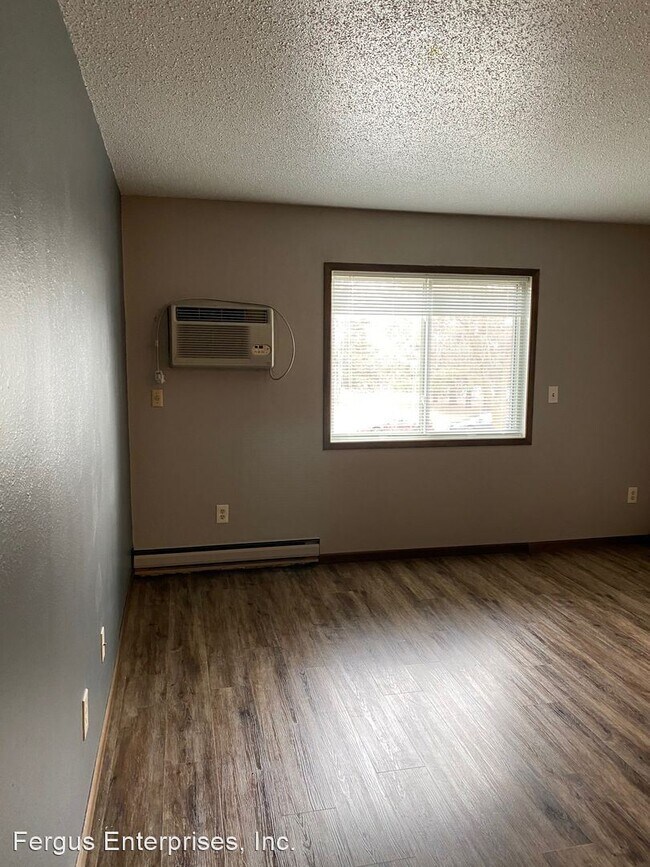 Building Photo - 825 E Cavour Ave