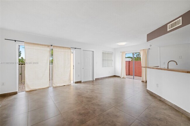 Foto del edificio - 301 NW 84th Ct