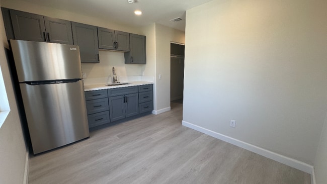 Building Photo - 39391 Tiburon Dr
