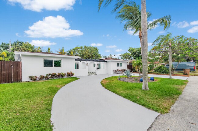 Foto del edificio - 904 SE 13th Ct