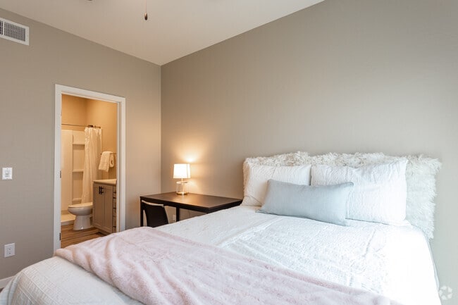 4 habitaciones, 4,5 baños - 1876 pies cuadrados - Lofts on 8th | Student Housing