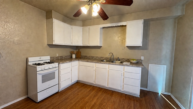 Building Photo - 3932 Mallard Dr