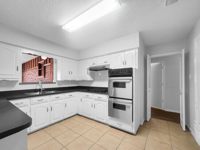 Building Photo - 110 Bailey Dr