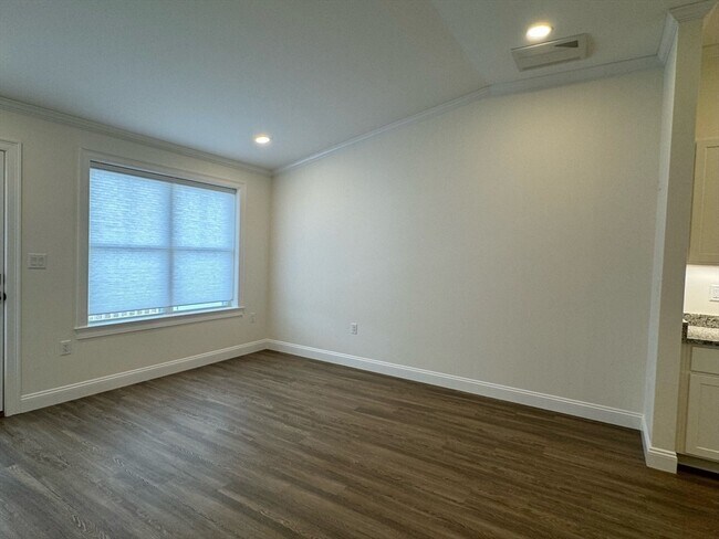 Foto del edificio - 7 E Dexter Ave