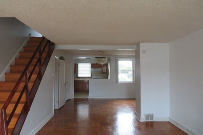 Building Photo - 7217 Brous Ave