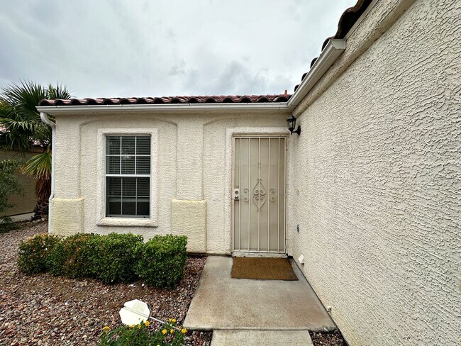 Foto del edificio - SINGLE STORY 3 BEDROOM HOME IN HENDERSON
