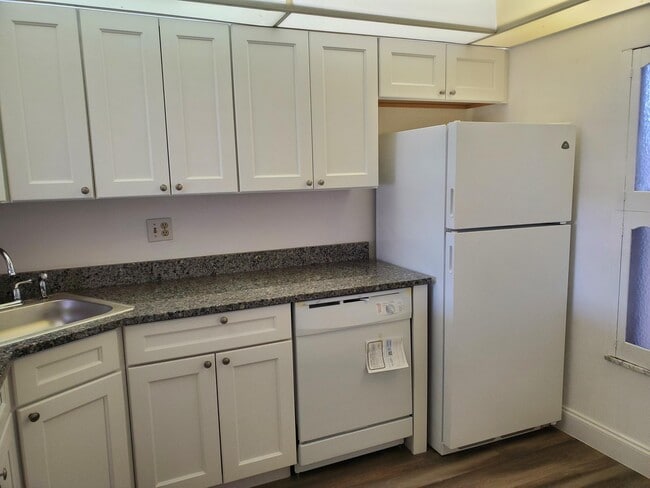 Foto del edificio - 6050 NW 64th Ave