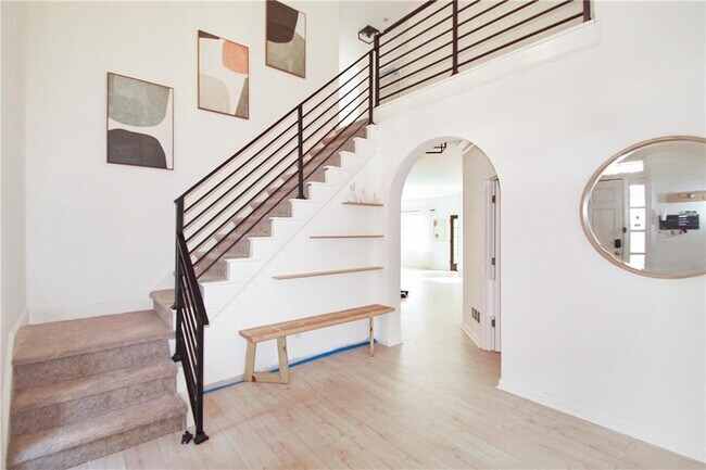 Building Photo - 270 Tumbling Creek Dr